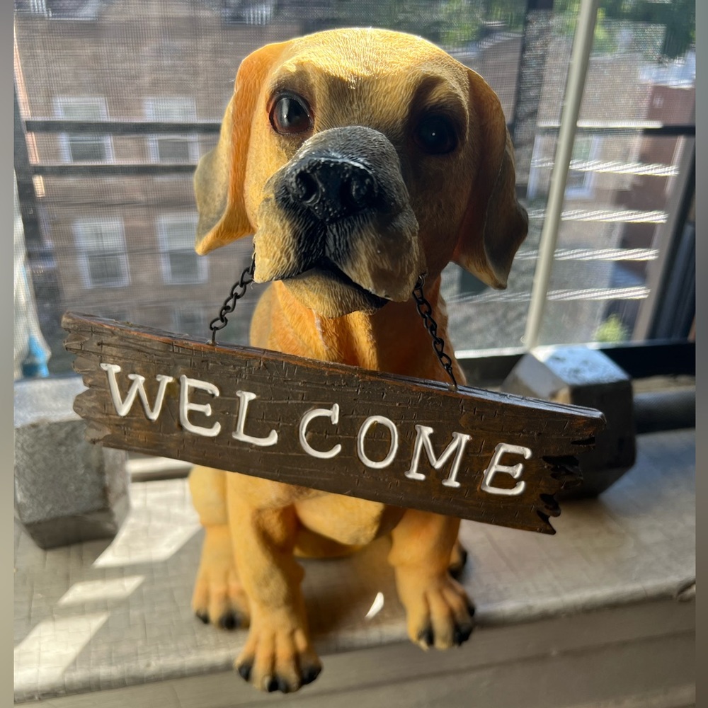 WELCOME Labrador Dog Statuette